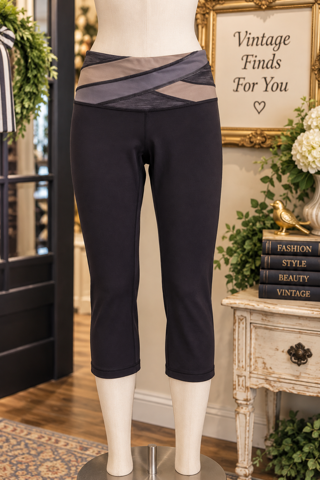 Lululemon Size 8 Black Capri Leggings Crisscross Colorblock Waistband