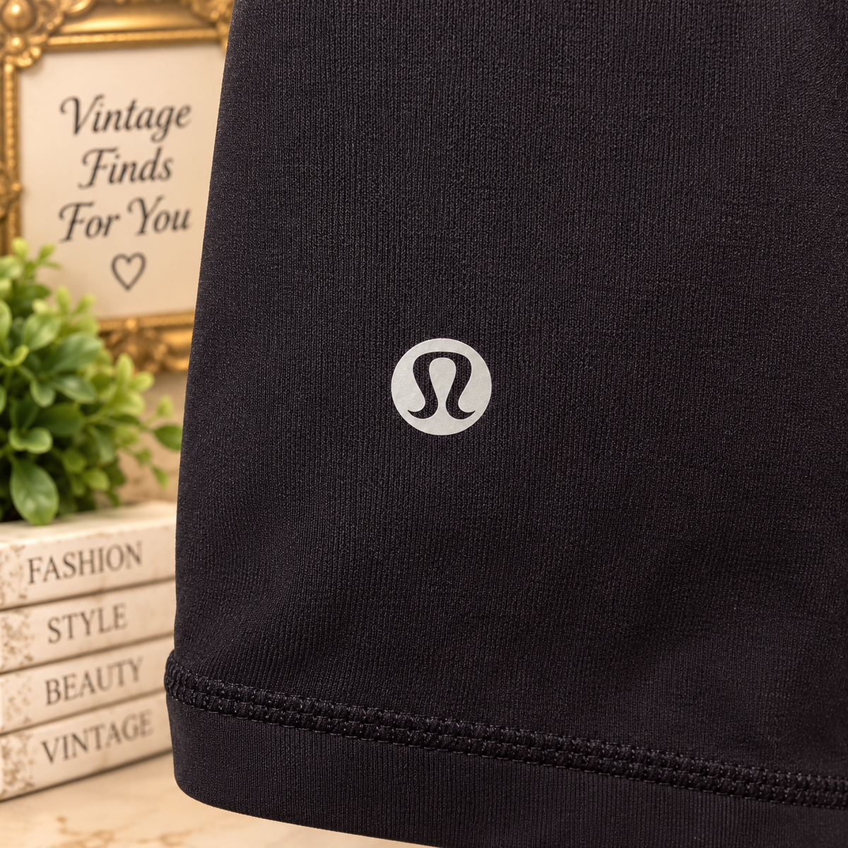 Lululemon Size 8 Black Capri Leggings Crisscross Colorblock Waistband
