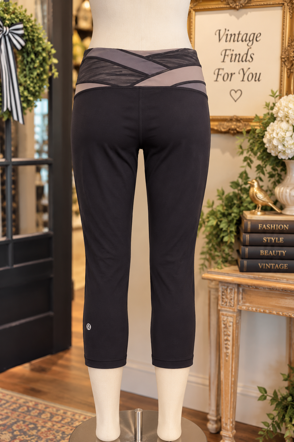 Lululemon Size 8 Black Capri Leggings Crisscross Colorblock Waistband