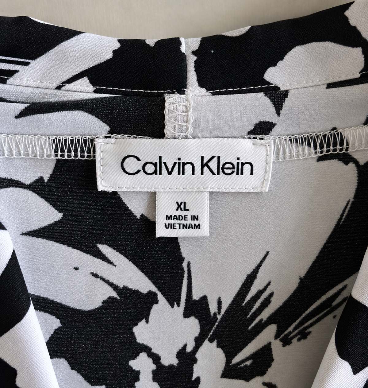 Calvin Klein Black & White Floral Sleeveless Blouse XL