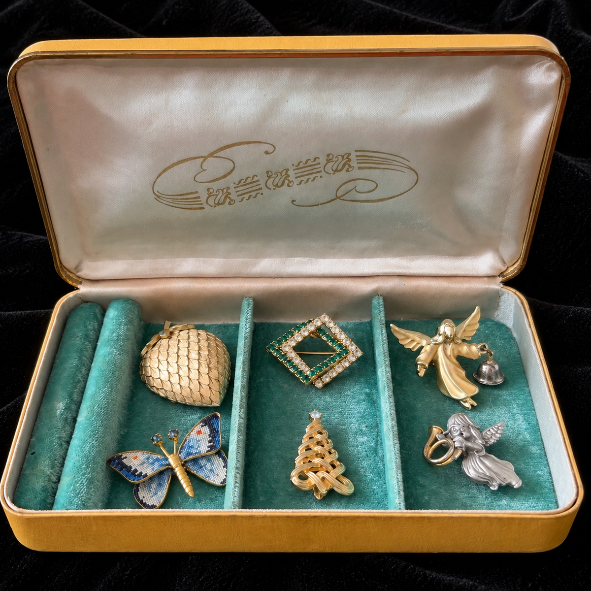 Vintage Mele Jewelry Box & 6 Brooch Lot (TRIFARI and AUSTRAIN included in lot)